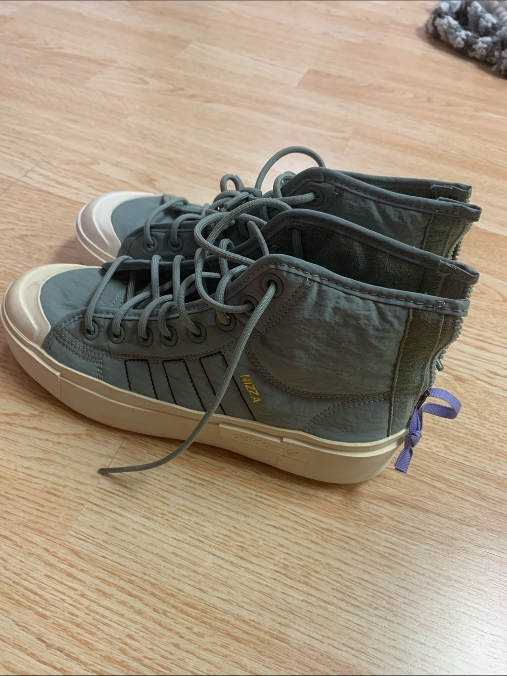 Addida NIZZA High-Top Sneaker in Olive/Army Green